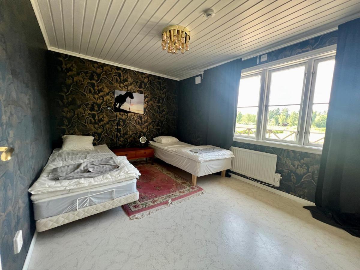 Villa Idylliskt Hus Med Sjoeutsikt. Östhammar Exterior foto